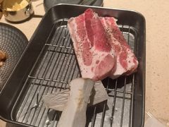 厚切猪五花肉-蚂蚁洞·烤肉大营地(上海静安大悦城店)