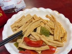 -金杨拉面王小吃面馆·牛三宝面·红烧牛肉粉