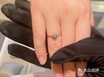 今天遇到一位小姐姐拿了小红书图片来找这款公主钻戒