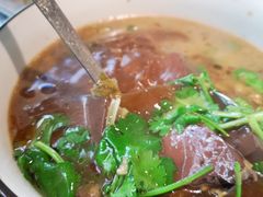 -聚鑫朋酸菜肥肠(文艺路口店)