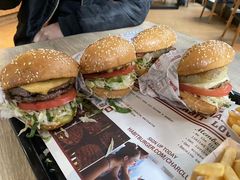 -The Habit Burger Grill 哈比特汉堡(爱琴海店)