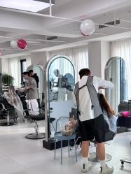 -Hello Lady发型设计