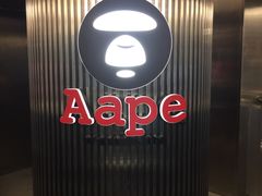 -AAPE BY A BATHING APE(时代广场店)