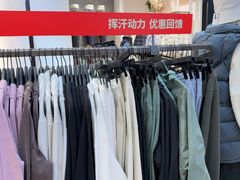 -lululemon(上海浦东IFC店)