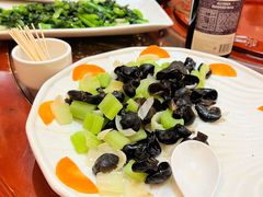 百合西芹素斋-煲仔王海鲜酒家