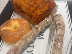 -HOT CRUSH趁热集合·现烤面包(上海环球港店)