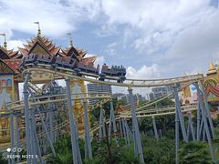 -七彩云南欢乐世界