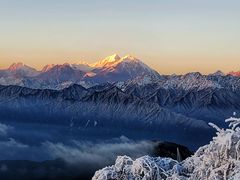 -贡嘎雪山