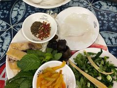 -桥香园云南过桥米线(金马碧鸡店)
