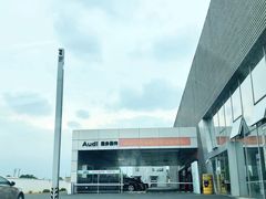 -浙江中升裕迪奥迪4S店(西溪店)