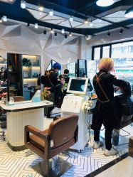 -PE SALON