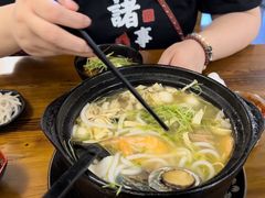 -丽虹云南过桥米线(兴工街店)