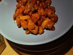 菠萝咕咾肉-蜜桃餐厅·伴山(绿宝广场店)