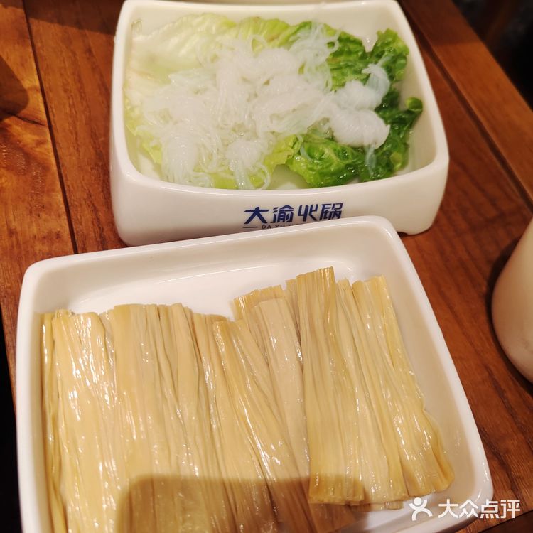 天气一下子感觉入冬了，特别适合吃火锅，位于地中海4楼