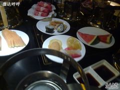 20101213787-外婆桥流水旋转自助火锅