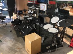 -柏斯音乐艺术中心·钢琴·吉他(世纪金源店)