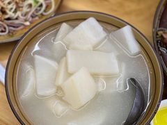 -一品红烧鸭特色川菜(三岔湖店)