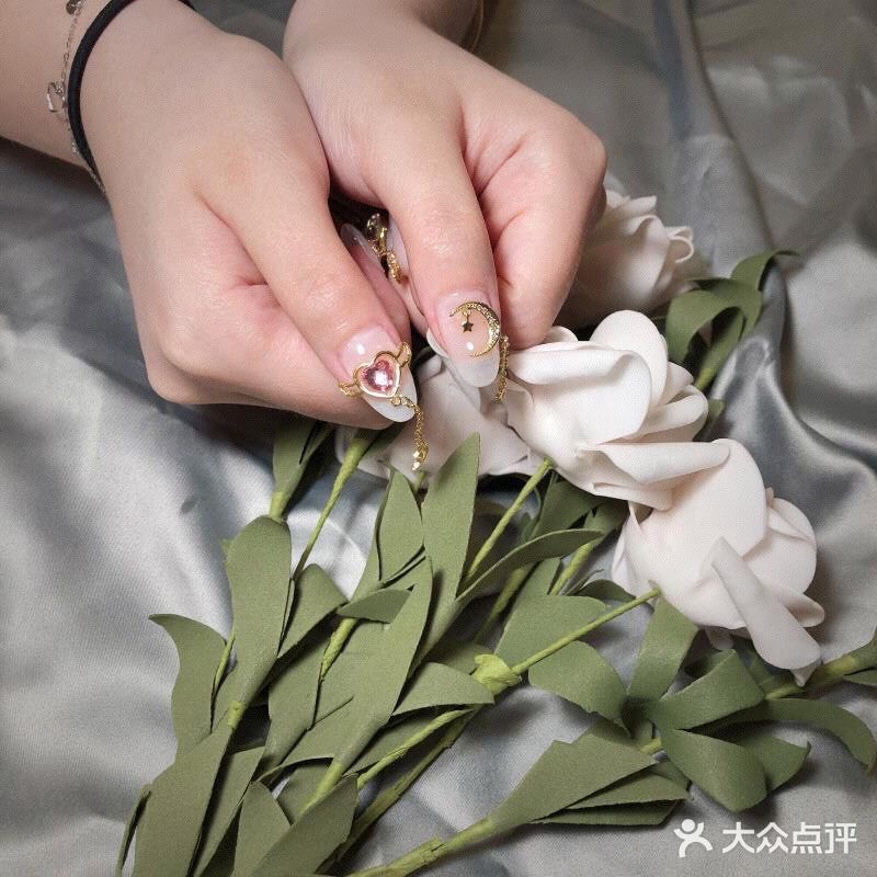 真的好敬业。性价比：这里都是日本进口胶