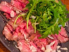 烤牛肉沙拉-羽深肉铺 Steak & Wine
