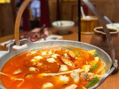 -老滇山寨•云南特色菜•地方菜•民族风情歌舞表演(金碧店)