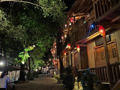 -天门沟九州驿站树上汤泉