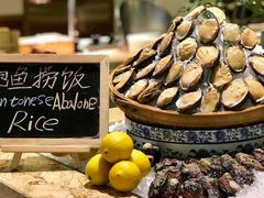 -大中华希尔顿酒店-念自助餐·嗨啤·小龙虾