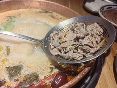 云南鲜黄牛肉-洱火云南酸菜牛肉火锅(石景山当代商城店)