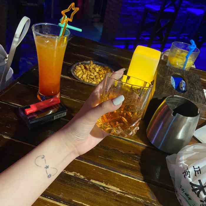 us club大学生酒吧-"酒吧 92 可以宣泄 可以安静 越.