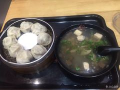 鸭血粉丝汤-百年尹氏汤包(湖南路狮子桥店)