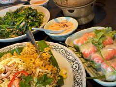 -大头虾越式风味餐厅(光明广场店)