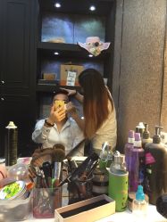 -现代经典婚纱摄影
