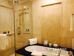 浴室-广州富力丽思卡尔顿酒店