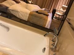 -广州花都皇冠假日酒店