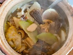 多种菌子鸡汤-一坐一忘云南菜(三里屯店)