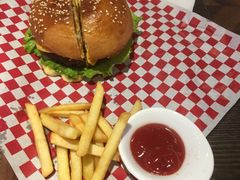 牛肉汉堡-疯克大象美式烤肉餐厅