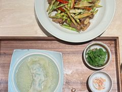 -鲜入唯煮·港式海鲜牛肉火锅(金宝街店)