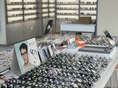 -潘多拉眼镜·蔡司依视路明月(潘家园店)