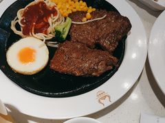 -汤姆家的牛排意面披萨(新城市广场店)