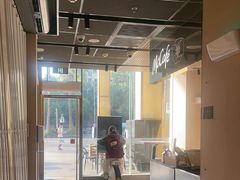 -麦当劳(中二横路店)