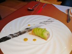烟熏三文鱼配牛油果-卡本妮法餐厅·北京和平宾馆