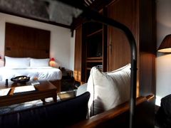 安缦颐和庭院套房-主卧室落地灯-北京颐和宾馆