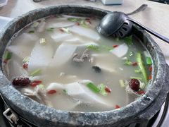 -墨脱石锅椰子鸡•香草鸭•东山羊(大东海店)