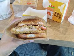 -麦当劳(展览路店)