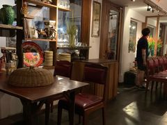 -Cuc Gach Quan Restaurant