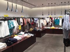 -URBAN REVIVO(高德置地广场·春广场店)