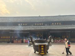 -峨眉山报国寺