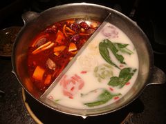 双拼锅底-湊湊火锅·茶憩(新中关购物中心店)