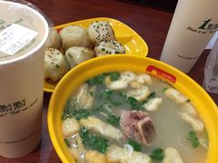 -小杨生煎(金山百联购物中心3楼店)