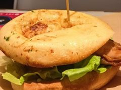招牌秘制鸡腿堡-必胜客(巴沟店)