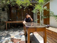 -喵屿·大理花园猫咖